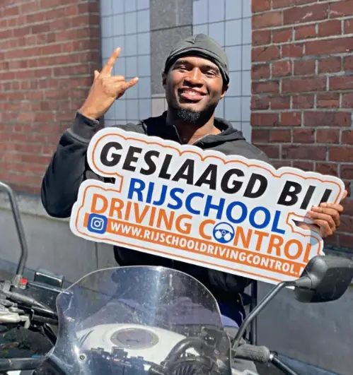 @SJAF_BL geslaagd bij Rijschool Driving Control Rotterdam
