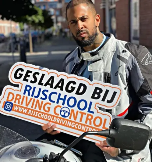 @SXTEEN geslaagd bij Rijschool Driving Control Rotterdam